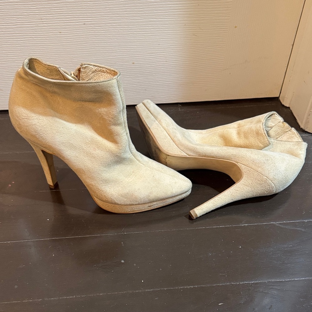Steve Madden Cream Heeled Boots